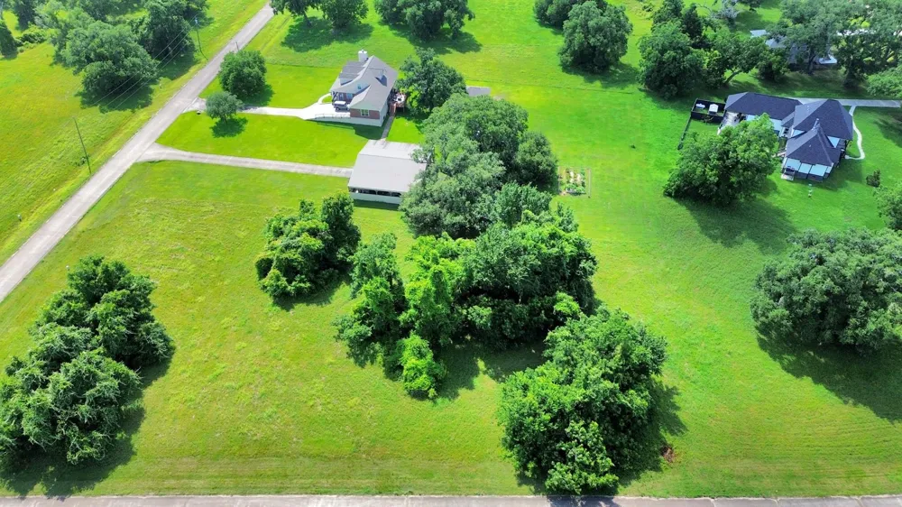 406 Rancho Chico Trail Angleton, TX 77515