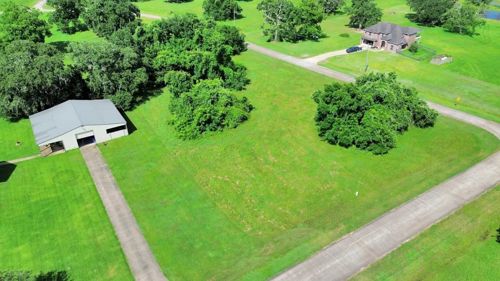 406 Rancho Chico Trail Angleton, TX 77515