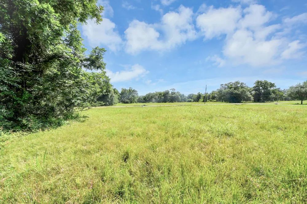 406 Rancho Chico Trail Angleton, TX 77515