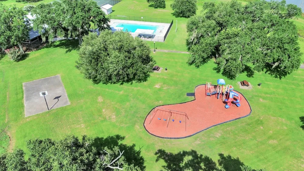 406 Rancho Chico Trail Angleton, TX 77515