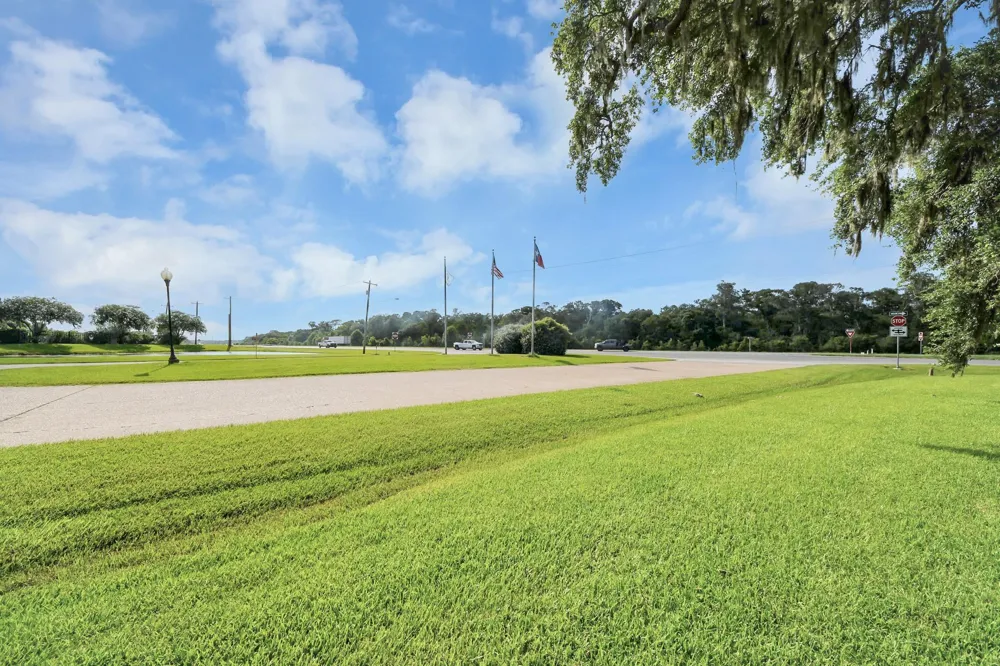 406 Rancho Chico Trail Angleton, TX 77515