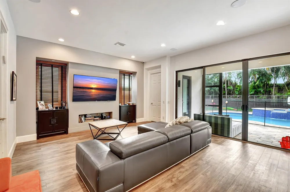 16879 Bridge Crossing Circle Delray Beach, FL 33446