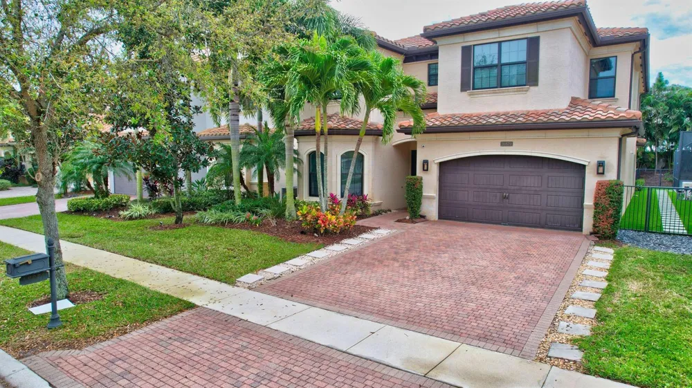 16879 Bridge Crossing Circle Delray Beach, FL 33446