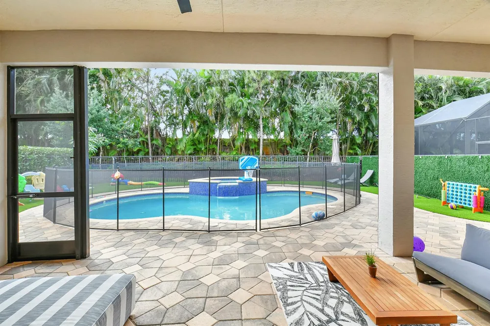 16879 Bridge Crossing Circle Delray Beach, FL 33446