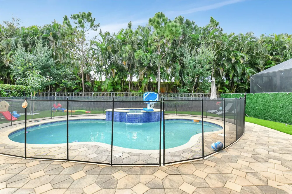 16879 Bridge Crossing Circle Delray Beach, FL 33446