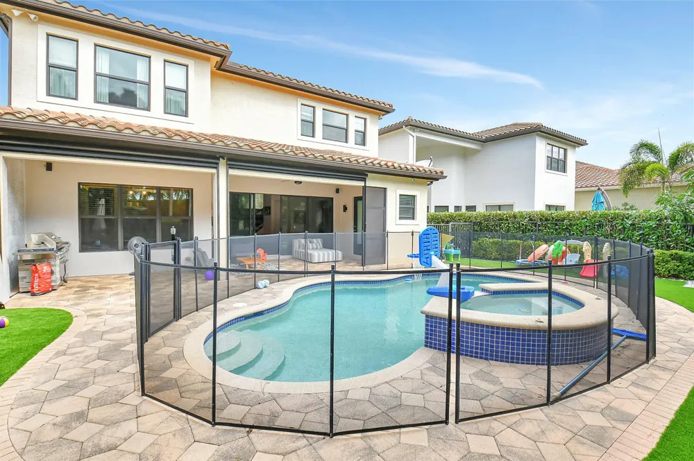 16879 Bridge Crossing Circle Delray Beach, FL 33446