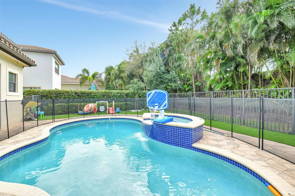 16879 Bridge Crossing Circle Delray Beach, FL 33446