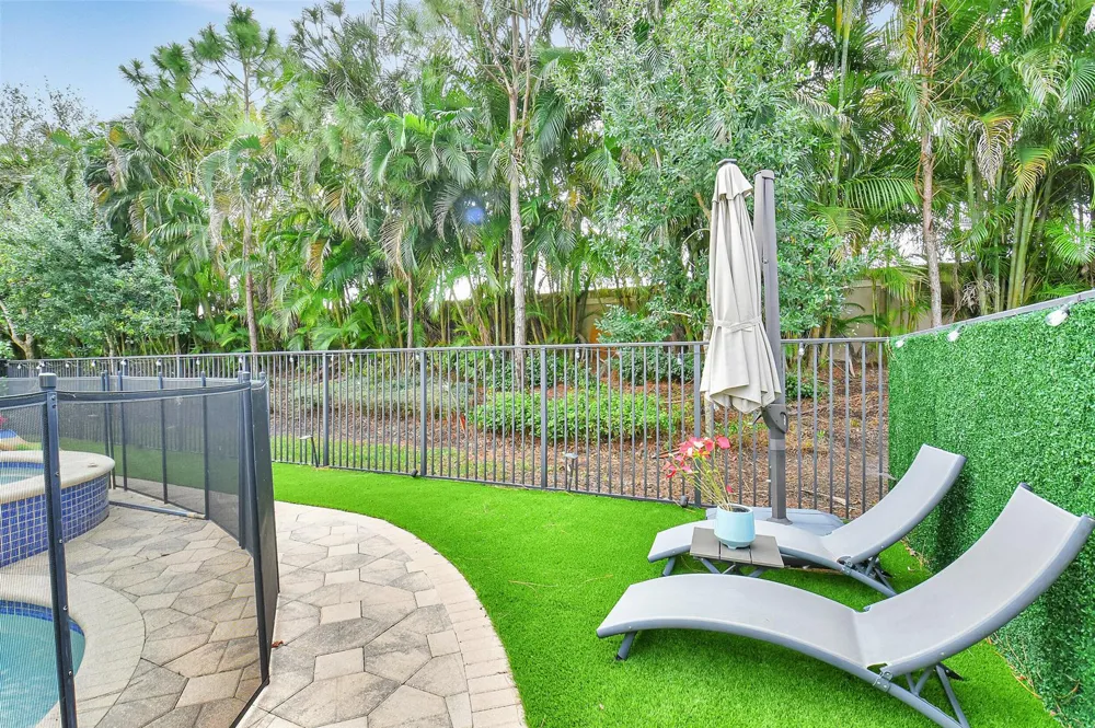 16879 Bridge Crossing Circle Delray Beach, FL 33446