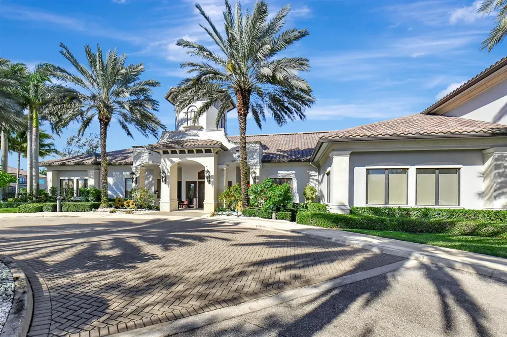 16879 Bridge Crossing Circle Delray Beach, FL 33446