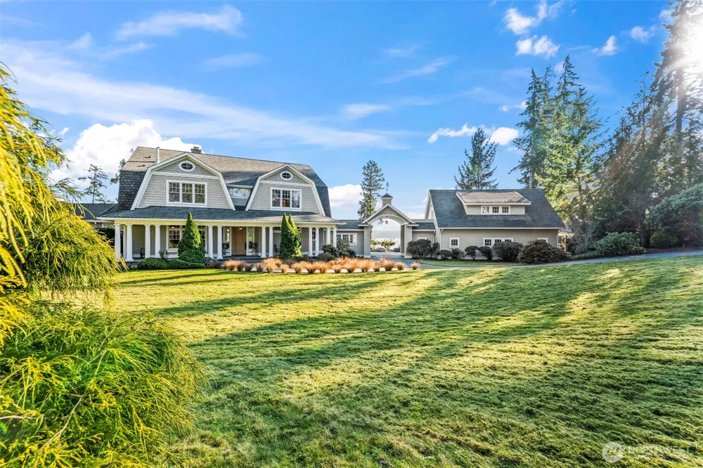7104 E Grapeview Loop Road Allyn, WA 98524