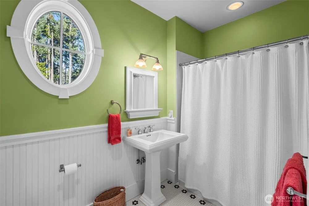 7104 E Grapeview Loop Road Allyn, WA 98524