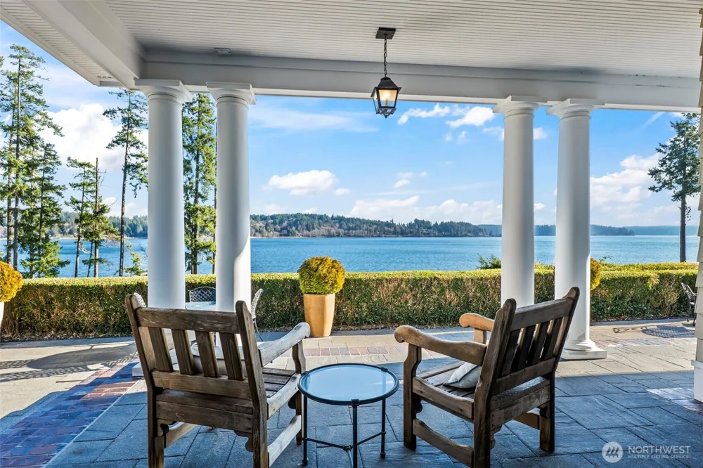 7104 E Grapeview Loop Road Allyn, WA 98524