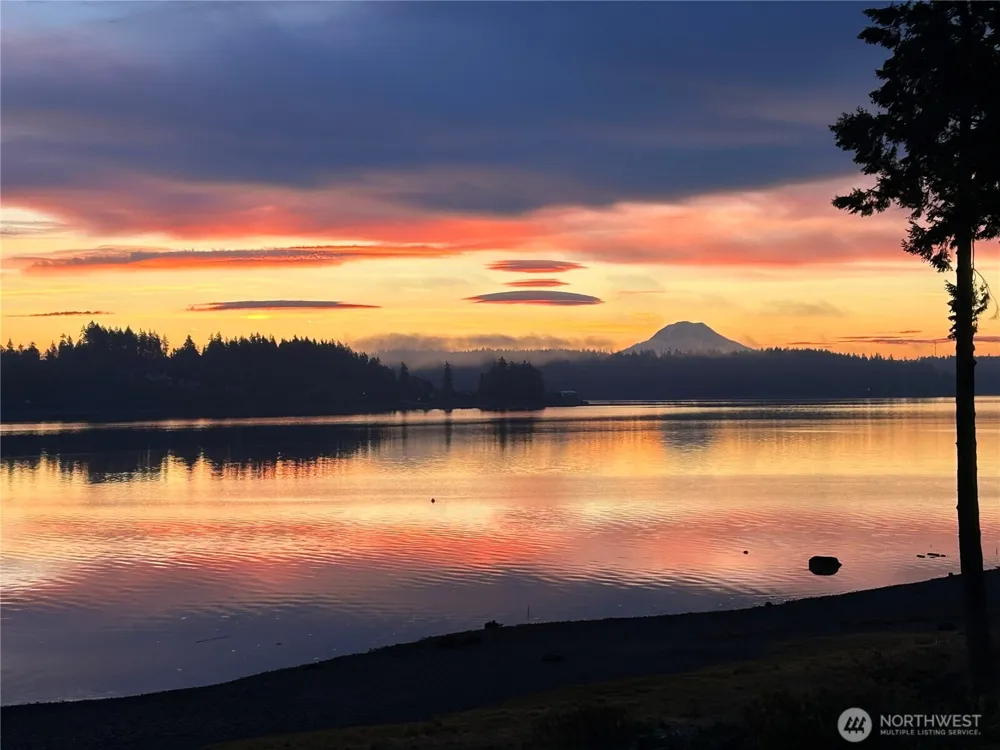 7104 E Grapeview Loop Road Allyn, WA 98524