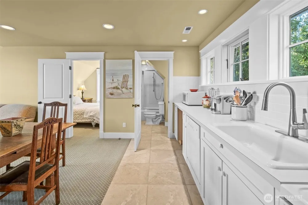 7104 E Grapeview Loop Road Allyn, WA 98524