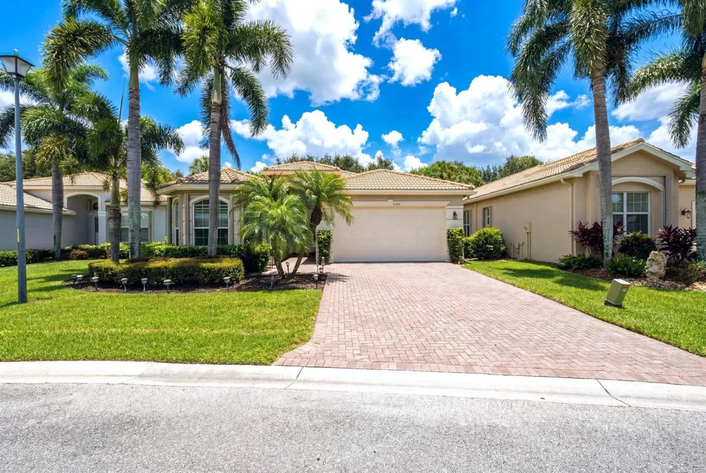10588 Stone Garden Drive Boynton Beach, FL 33473