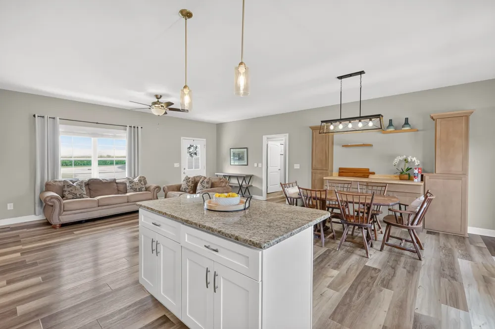 9970 Jim Cummings Hwy Bradyville, TN 37026