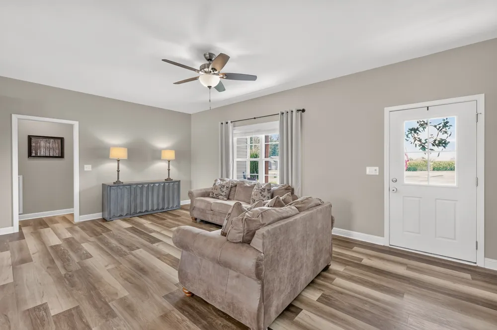 9970 Jim Cummings Hwy Bradyville, TN 37026