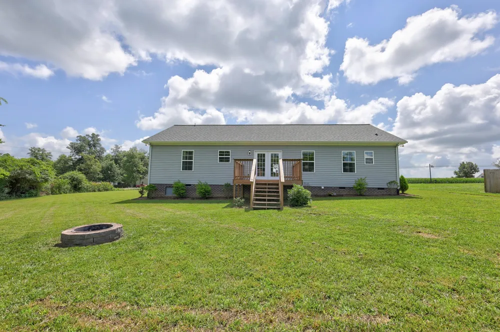 9970 Jim Cummings Hwy Bradyville, TN 37026