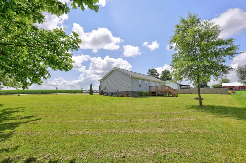 9970 Jim Cummings Hwy Bradyville, TN 37026