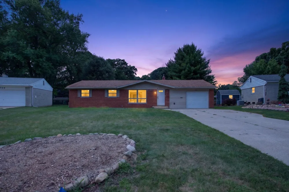 564 Birchwood Street Summit Township, MI 49203