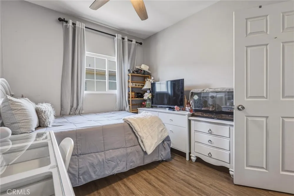 8927 Cedros #14 Panorama City, CA 91402