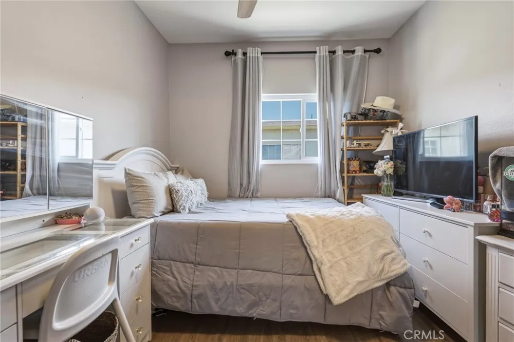 8927 Cedros #14 Panorama City, CA 91402