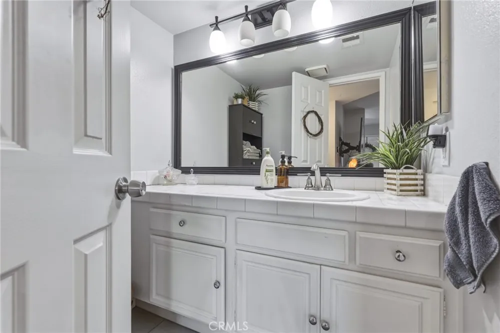 8927 Cedros #14 Panorama City, CA 91402