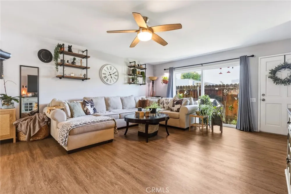 8927 Cedros #14 Panorama City, CA 91402