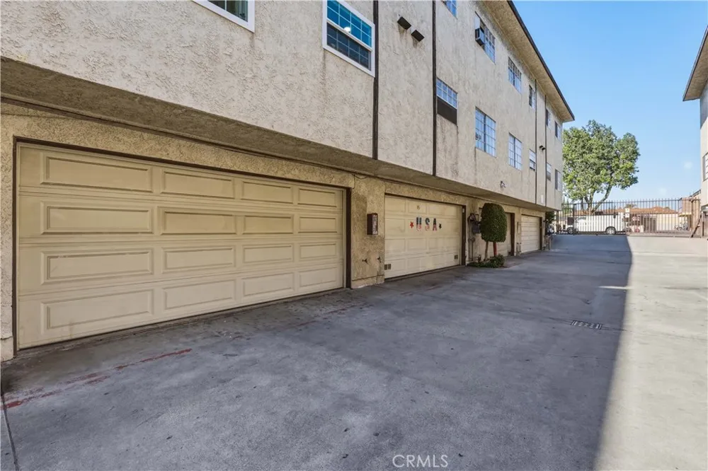 8927 Cedros #14 Panorama City, CA 91402