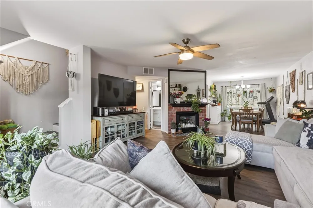 8927 Cedros #14 Panorama City, CA 91402