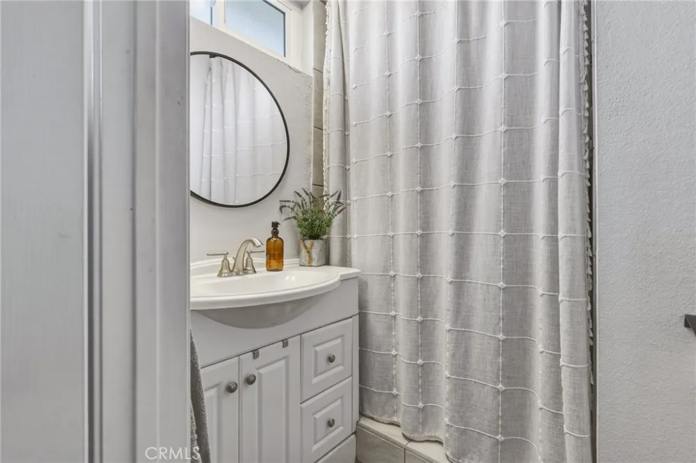 8927 Cedros #14 Panorama City, CA 91402