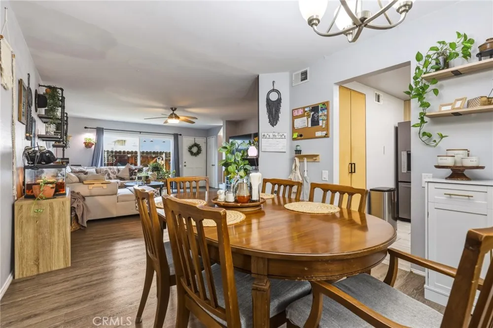 8927 Cedros #14 Panorama City, CA 91402