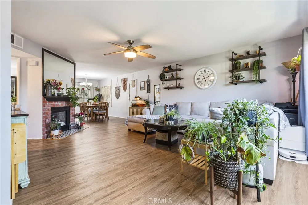 8927 Cedros #14 Panorama City, CA 91402