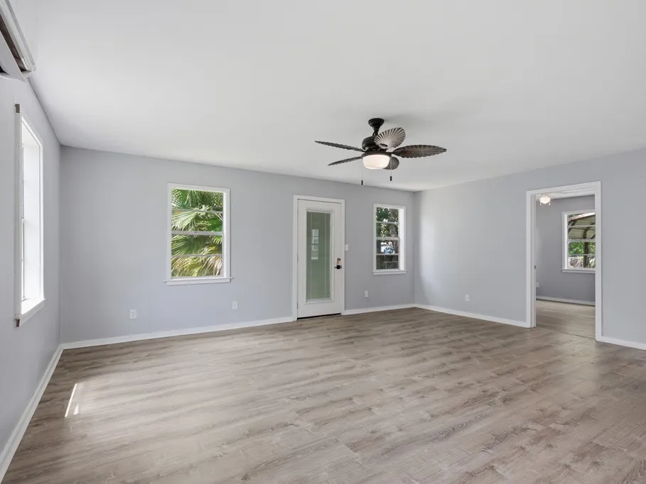 207 11th Street Fulton, TX 78358
