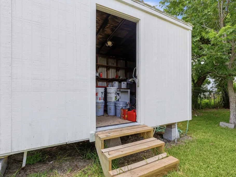 207 11th Street Fulton, TX 78358