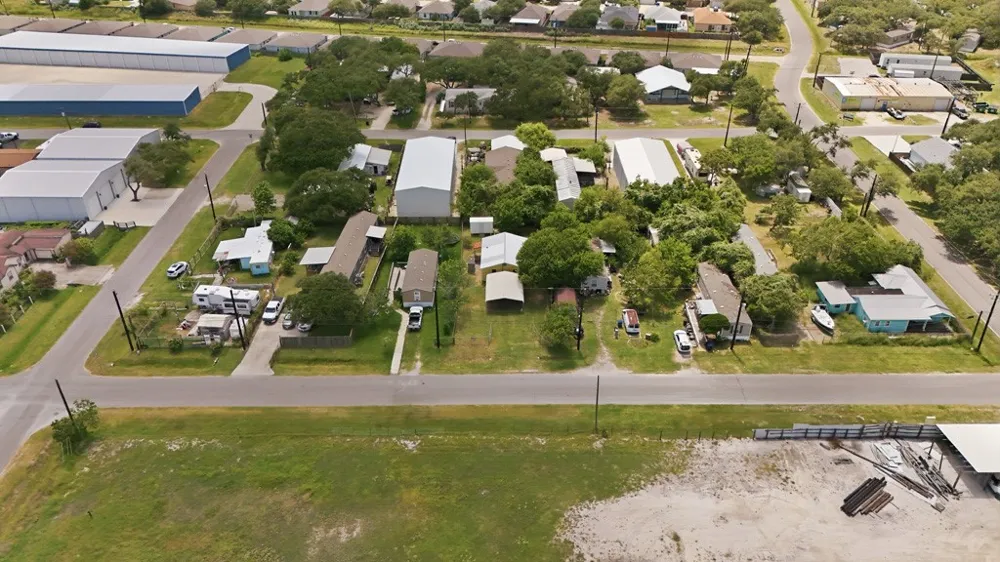 207 11th Street Fulton, TX 78358