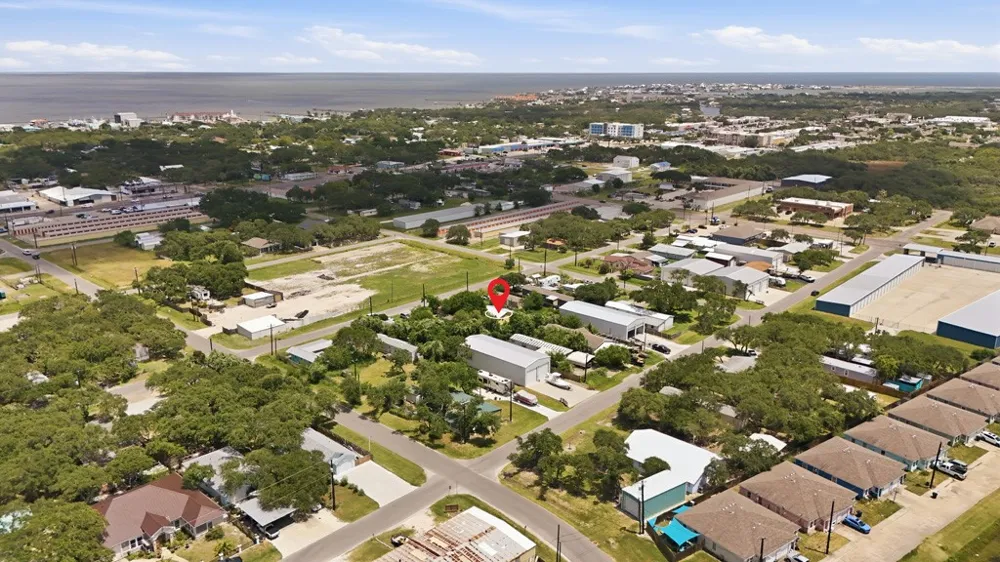 207 11th Street Fulton, TX 78358