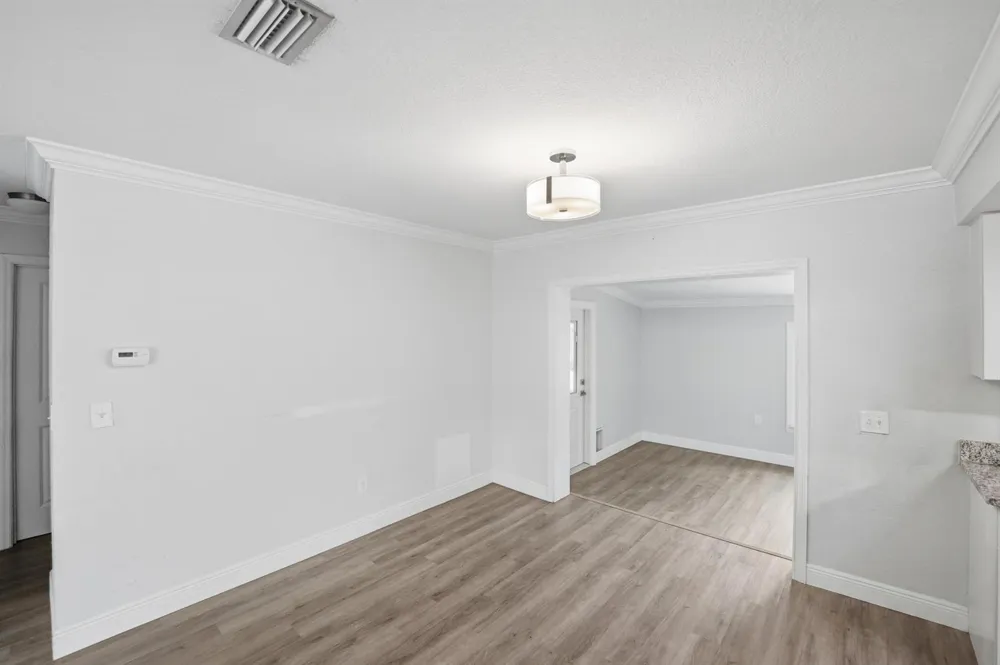 1956 SW 1st Place SW Vero Beach, FL 32962