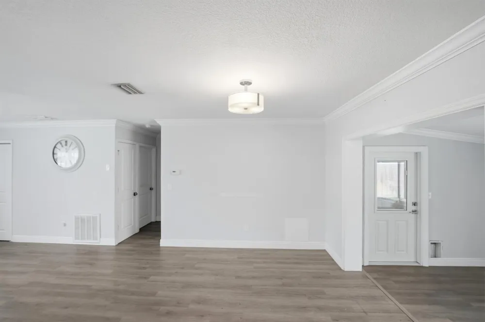 1956 SW 1st Place SW Vero Beach, FL 32962