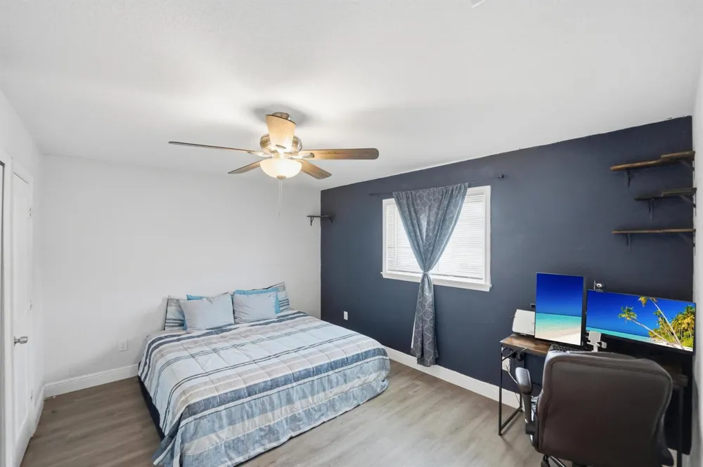 1956 SW 1st Place SW Vero Beach, FL 32962