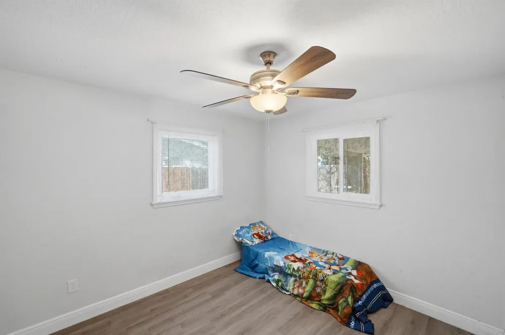 1956 SW 1st Place SW Vero Beach, FL 32962