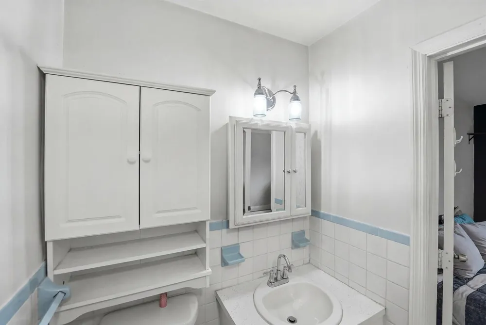 1956 SW 1st Place SW Vero Beach, FL 32962