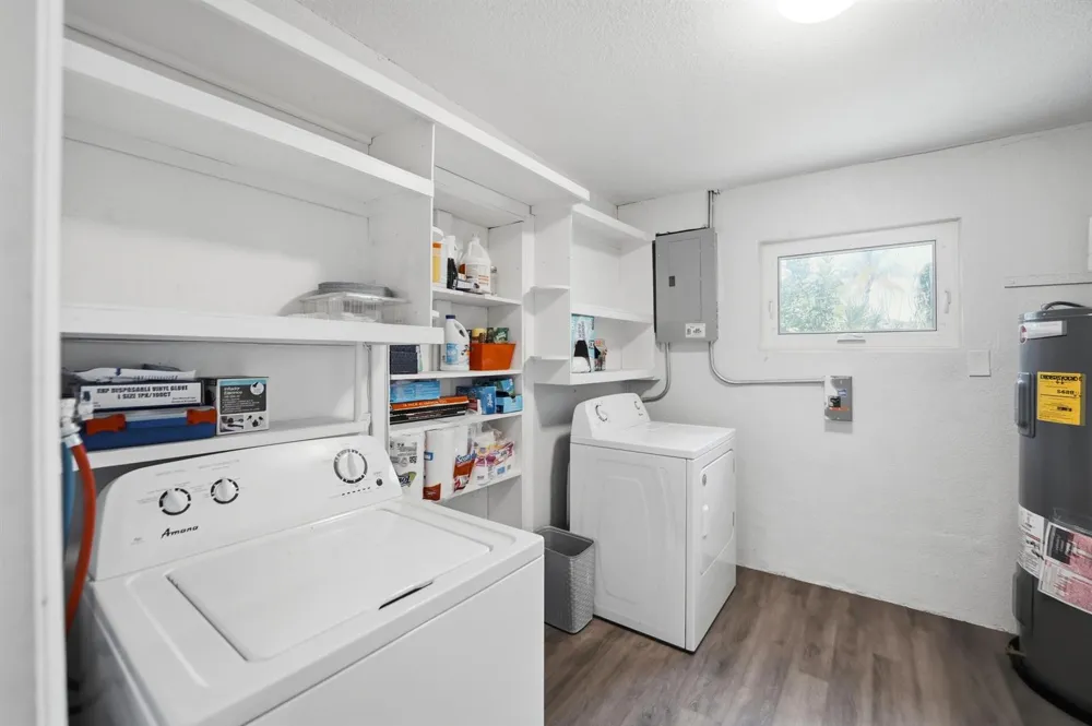 1956 SW 1st Place SW Vero Beach, FL 32962