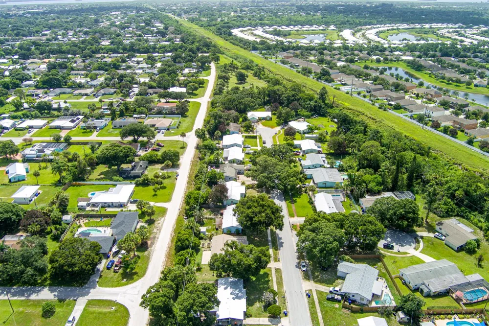 1956 SW 1st Place SW Vero Beach, FL 32962