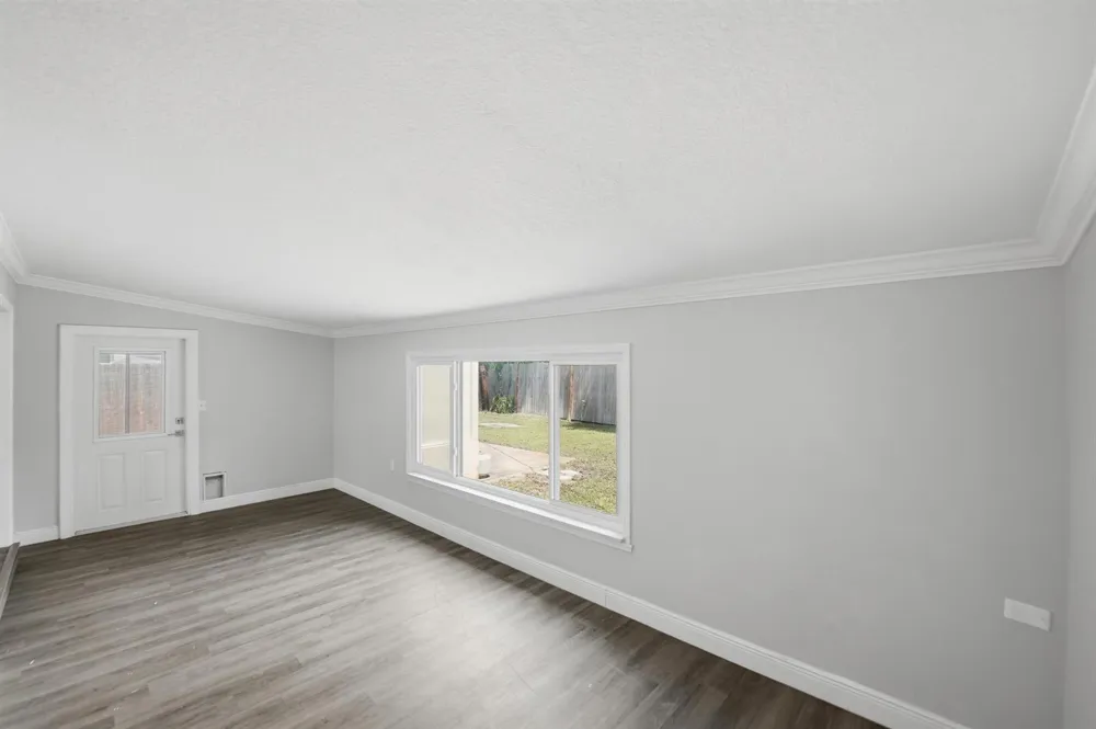 1956 SW 1st Place SW Vero Beach, FL 32962