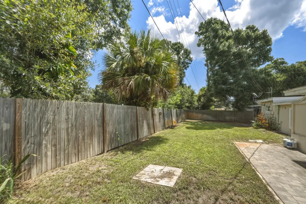 1956 SW 1st Place SW Vero Beach, FL 32962