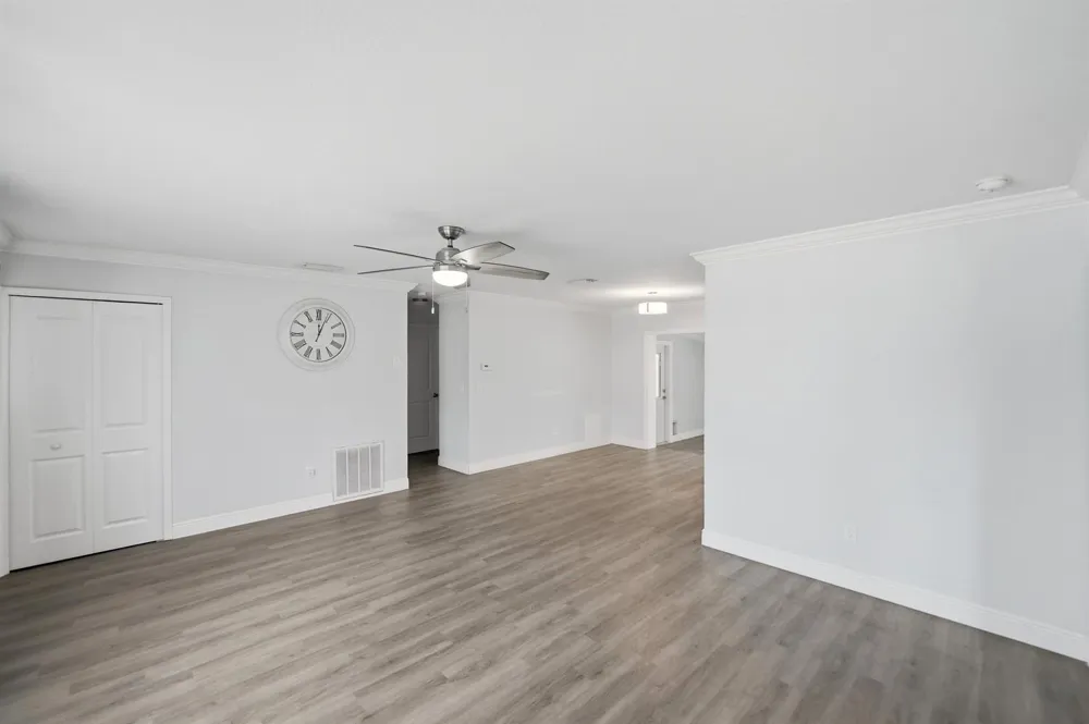 1956 SW 1st Place SW Vero Beach, FL 32962