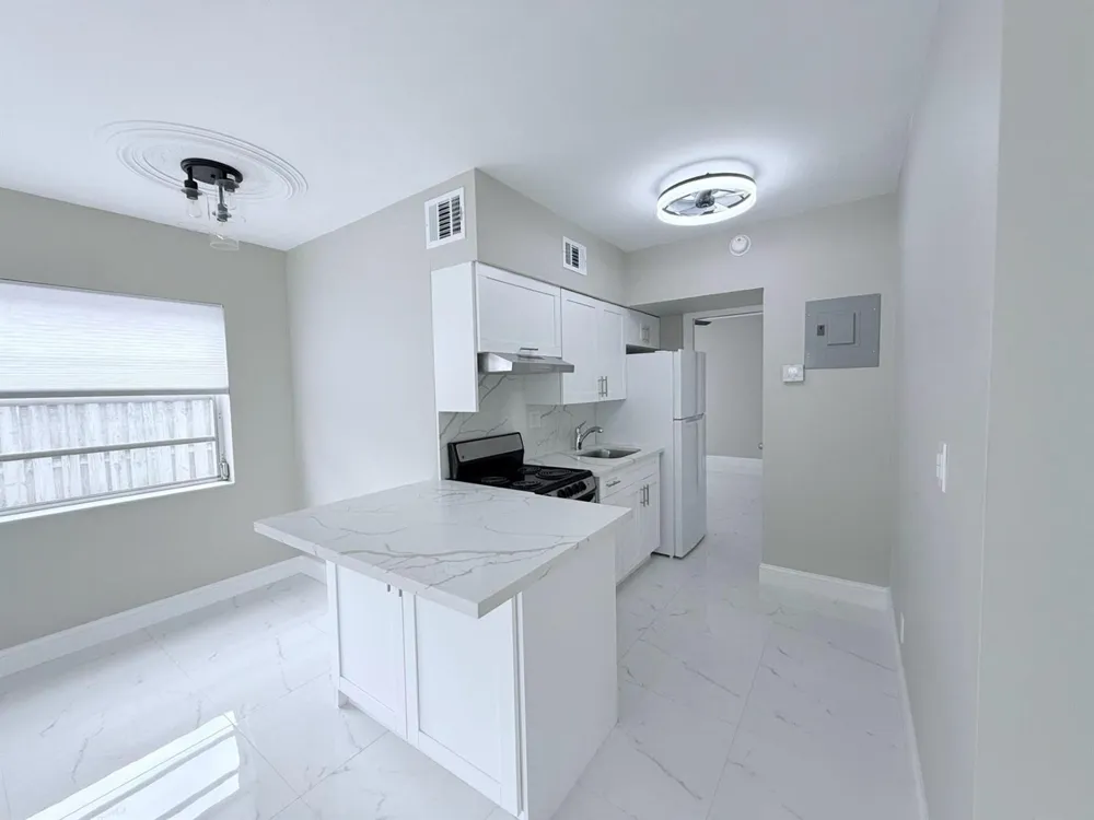 2725 Middle River Drive #7 Fort Lauderdale, FL 33306