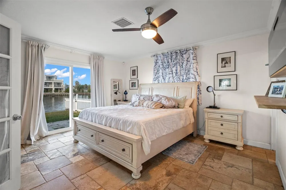 2288 EDYTHE DRIVE Dunedin, FL 34698