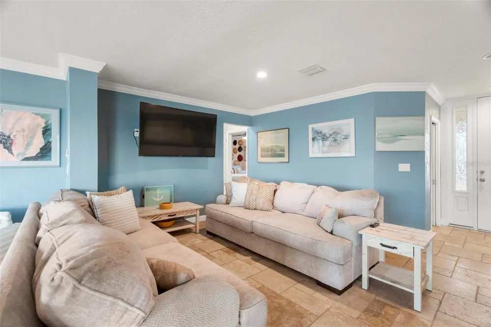 2288 EDYTHE DRIVE Dunedin, FL 34698